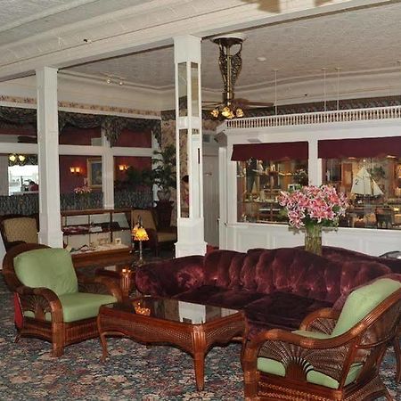 Chippewa Hotel Waterfront 麦基诺岛 外观 照片